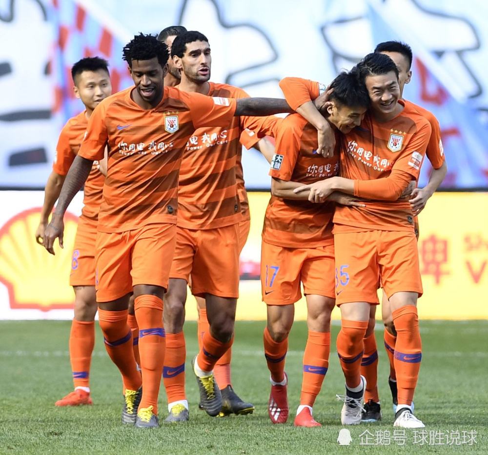 广州富力主场逼平深圳佳兆业,努力保持不败 广州富力主场逼平深圳佳兆业,努力保持不败