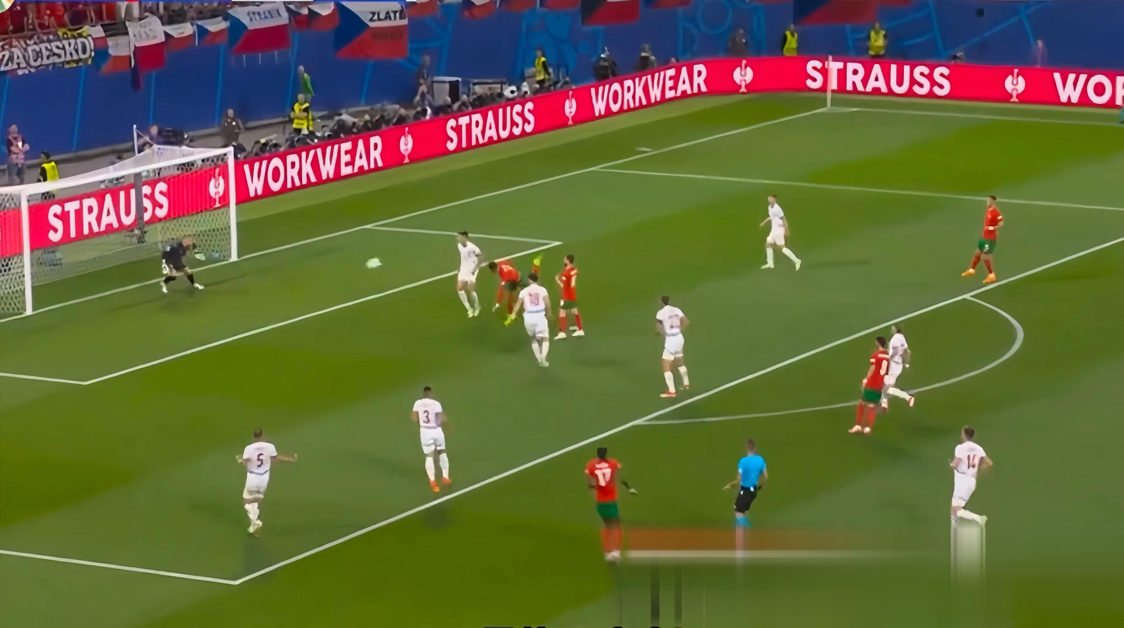 捷克队晋级欧洲预选赛八强，表现稳健